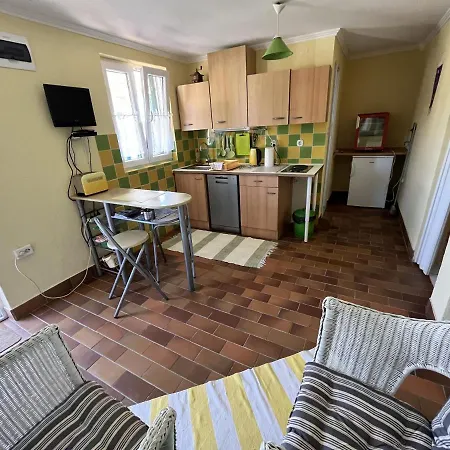 Axa Rukavac (Vis)