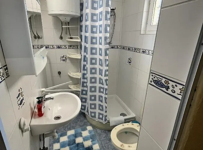 Axa * Rukavac (Vis)